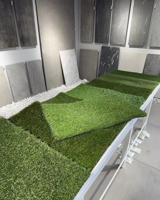 Sztuczna trawa salon Poznań.webp